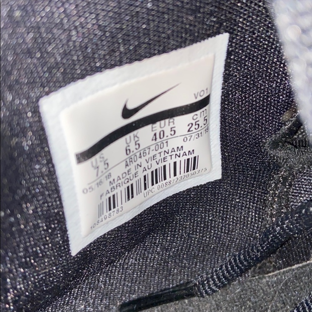 Nike Hyperdunks - image 4